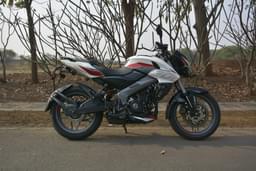 Bajaj Pulsar Ns200 Color White