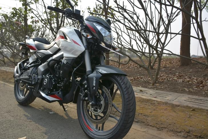 Bajaj Pulsar Ns200 Front Right Three Quarter