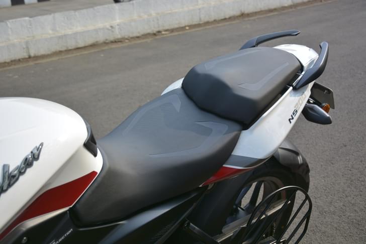 Bajaj Pulsar Ns200 Color Black