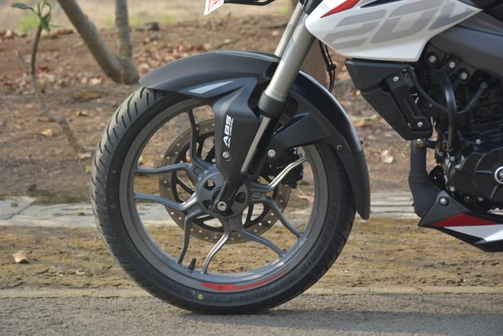 Bajaj Pulsar Ns200 Color Black