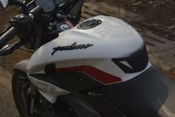 Bajaj Pulsar Ns200 Closed Fuel Lid