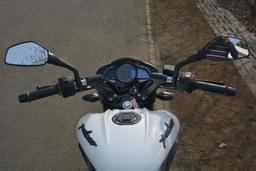 Bajaj Pulsar Ns200 Closed Fuel Lid