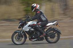 Bajaj Pulsar Ns200 Color White