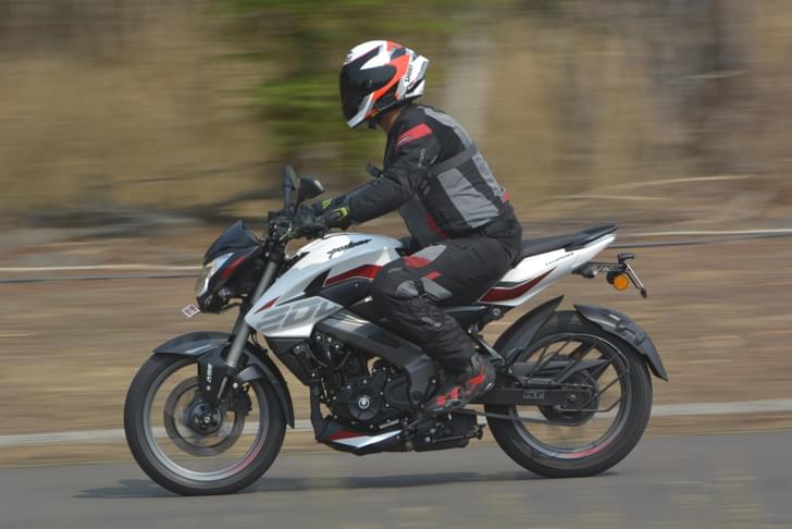 Bajaj Pulsar Ns200 Color White