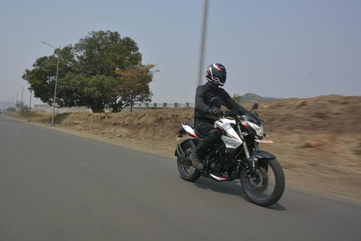 Bajaj Pulsar Ns200 Front Right Three Quarter