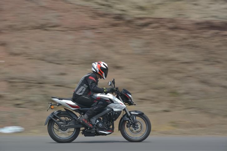 Bajaj Pulsar Ns200 Front Right Three Quarter