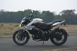 Bajaj Pulsar Ns200 Front Right Three Quarter