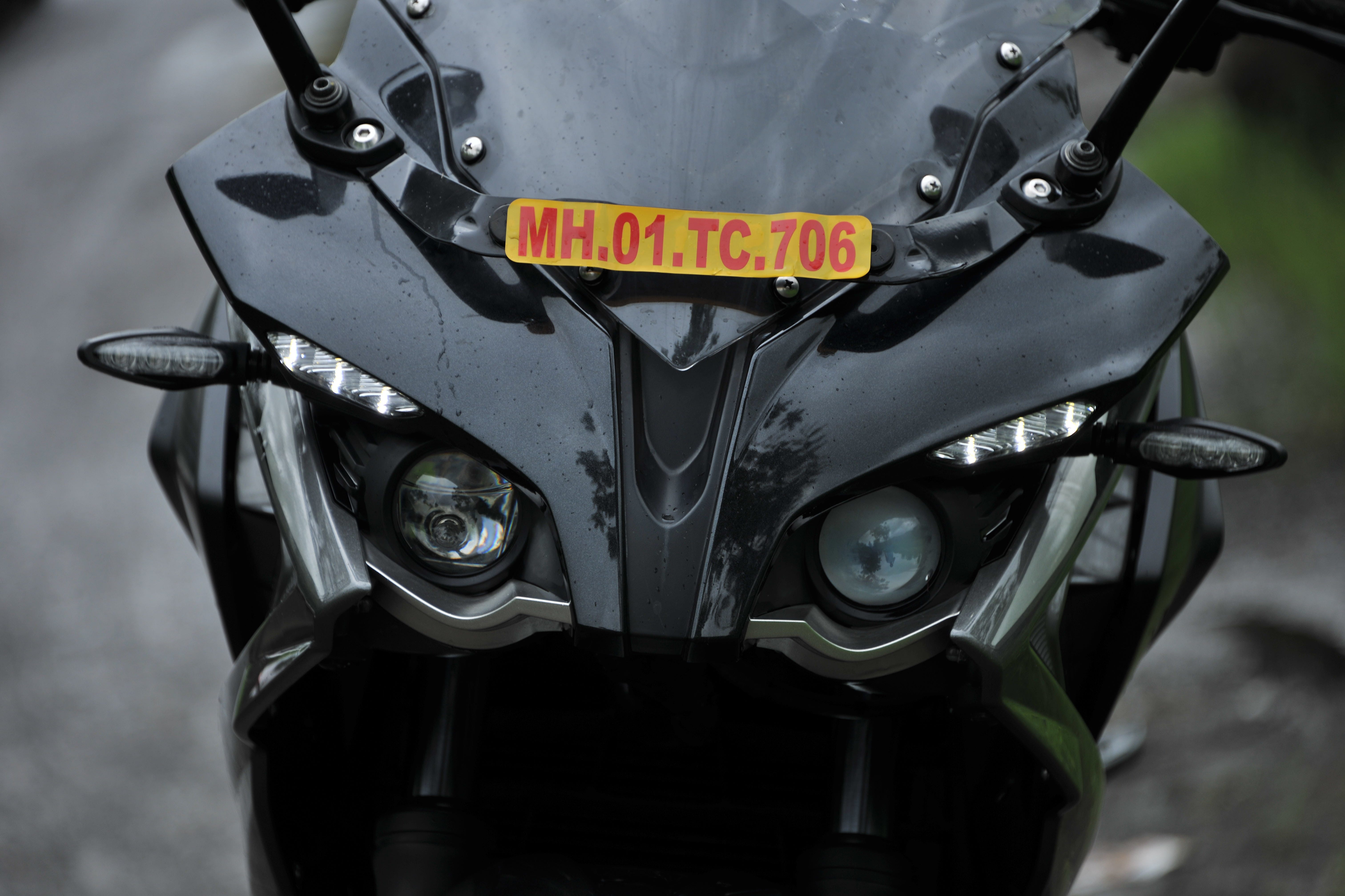 Bajaj Pulsar RS 200 Price, Images, Features, Mileage, Colours