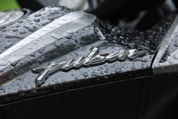 Bajaj Pulsar Rs 200 Color Black