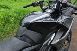 Bajaj Pulsar Rs 200 Front View
