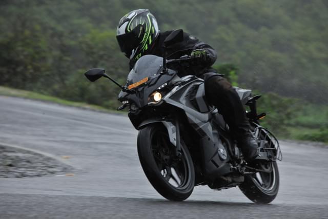 Front Left Three Quarter Image - 22973