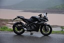 Bajaj Pulsar Rs 200 Color Black