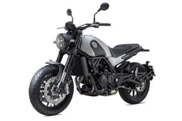 Benelli Leoncino 500 Front Right Three Quarter Benelli Leoncino 500 Front Right Three Quarter