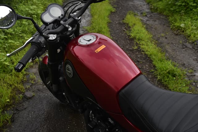 Closed Fuel Lid Image - 21383
