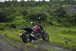 Benelli Leoncino 500 Front Right Three Quarter