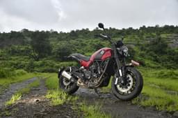 Benelli Leoncino 500 Front Right Three Quarter