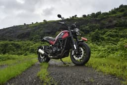 Benelli Leoncino 500 Color Red