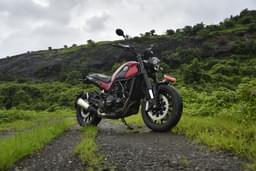 Benelli Leoncino 500 Color Red