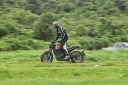 Benelli Leoncino 500 Front Left Three Quarter