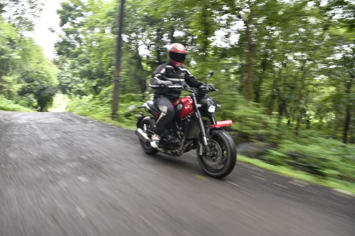 Benelli Leoncino 500 Left Side View