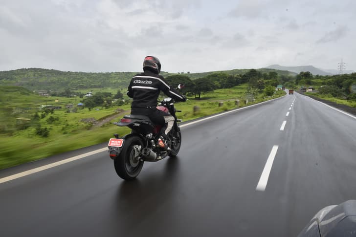Benelli Leoncino 500 Rear View