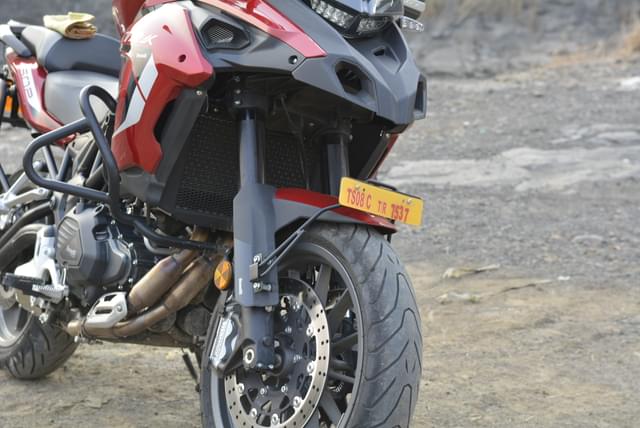 Front Left Three Quarter Image - 21412