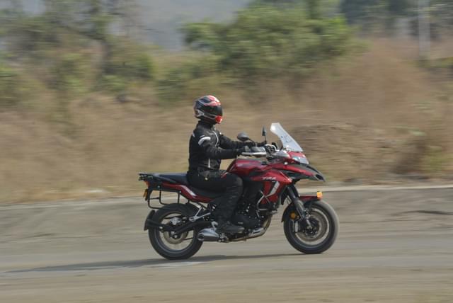 Front Right Three Quarter Image - 21496