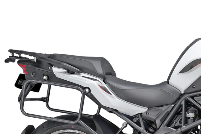 Color Black, White