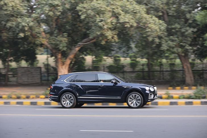 Bentley Bentayga Front Right Three Quarter