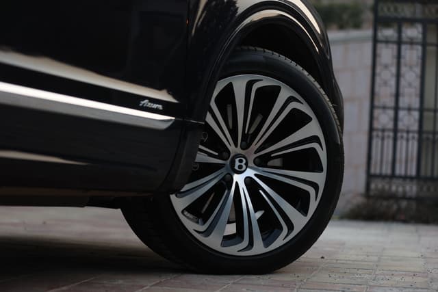 Alloy Wheels Image - 6985