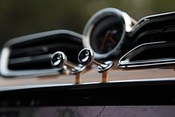 Bentley Bentayga Dashboard