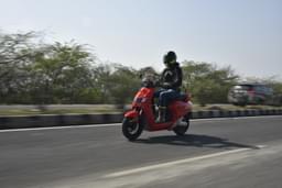 Bounce Infinity E1 Front Right Three Quarter