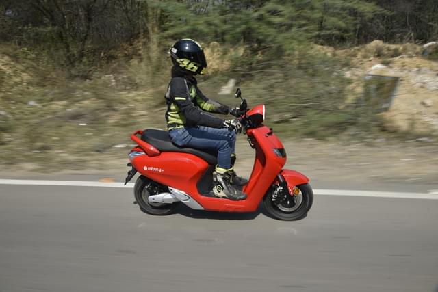 Front Right Three Quarter Image - 22284