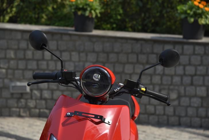 Bounce Infinity E1 Front View