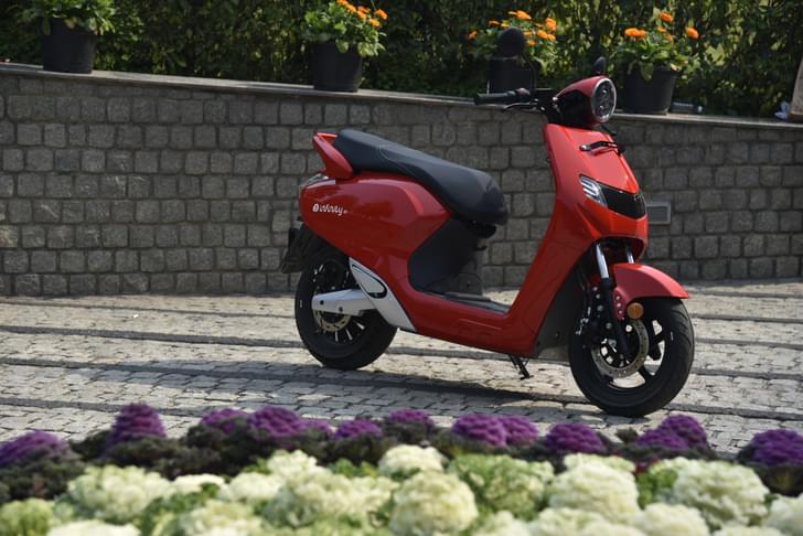 Bounce Infinity E1 Front Left Three Quarter