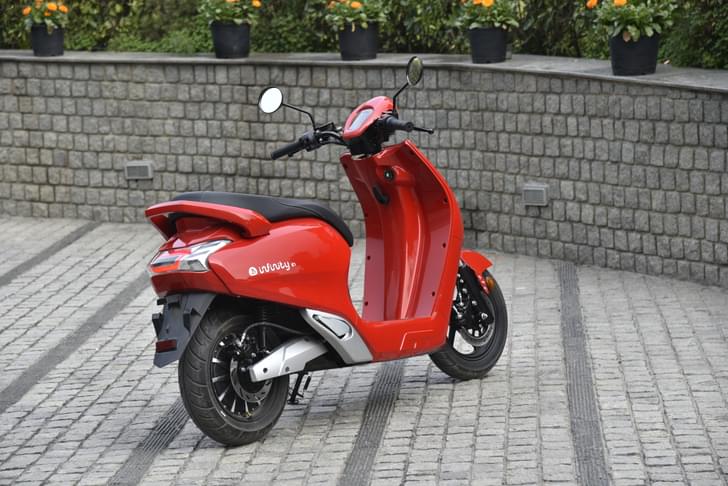 Bounce Infinity E1 Front Right Three Quarter