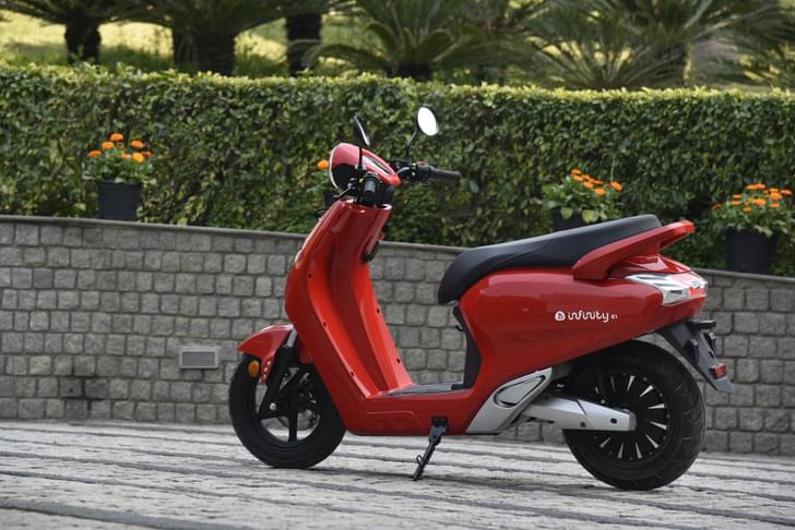 Bounce Infinity E1 Front Right Three Quarter