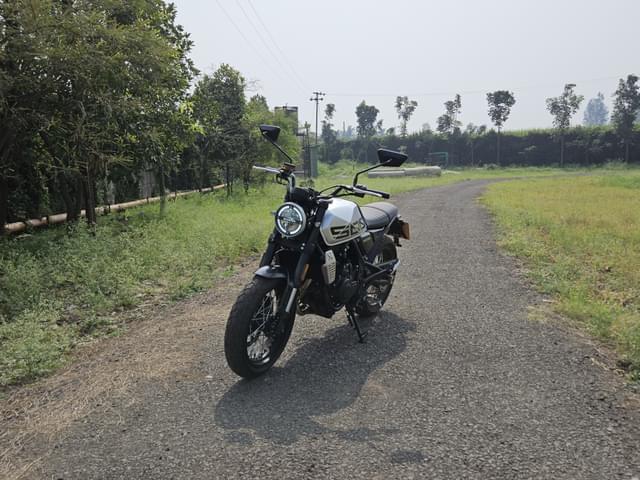 Front Right Three Quarter Image - 22341