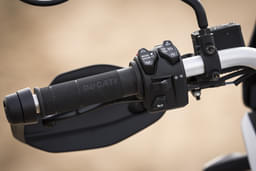 Ducati Desertx Color Black