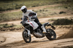 Ducati DesertX Color White