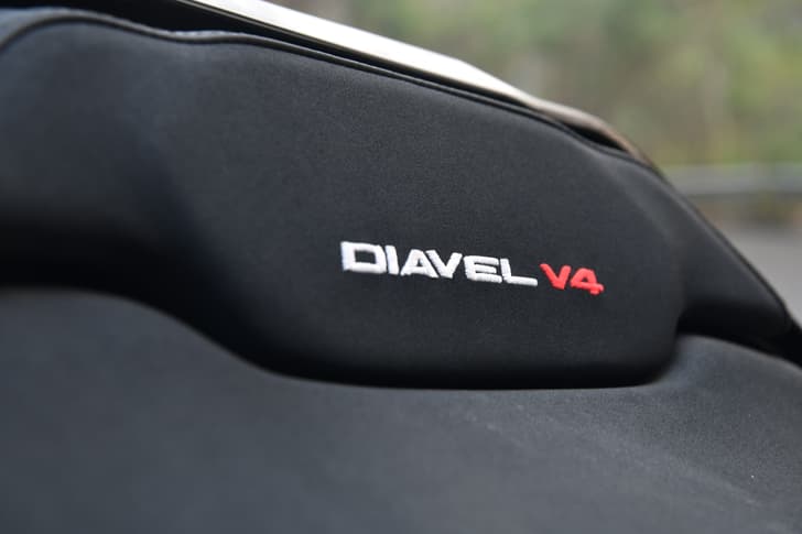 Ducati Diavel V4 Color Black