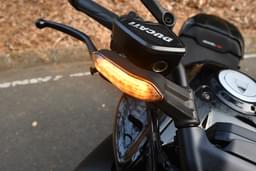 Ducati Diavel V4 Color Black