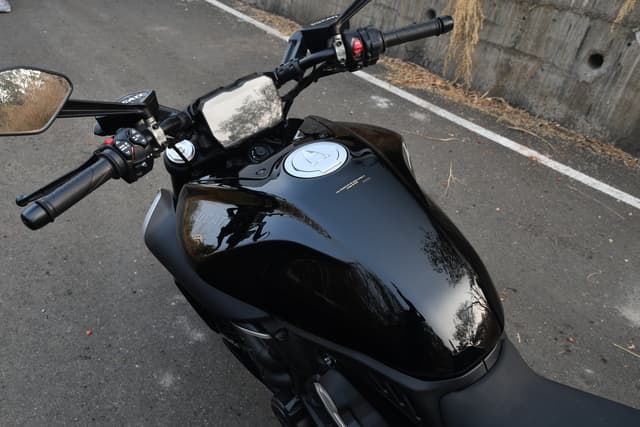 Closed Fuel Lid Image - 23245