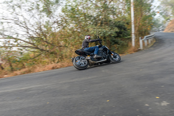 Ducati Diavel V4 Front Right Three Quarter
