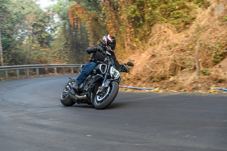Ducati Diavel V4 Color Black