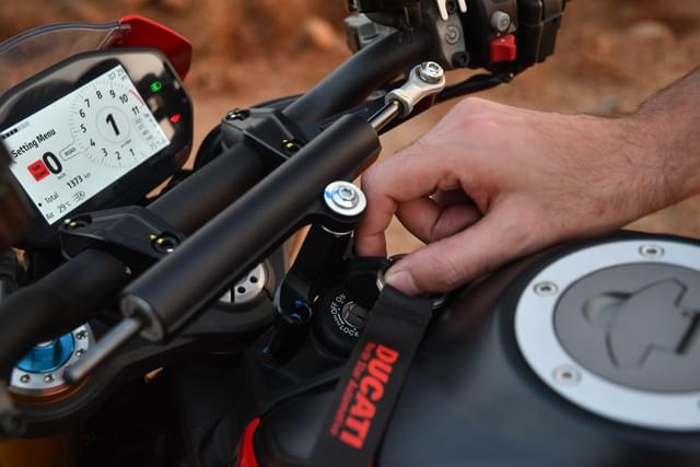 Color Black Image - 23012