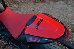 Ducati Monster 937 Color Red
