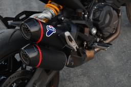 Ducati Monster 937 Color Black
