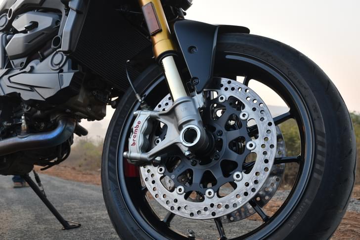 Ducati Monster 937 Color Black