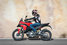 Ducati Multistrada V2 Color Red